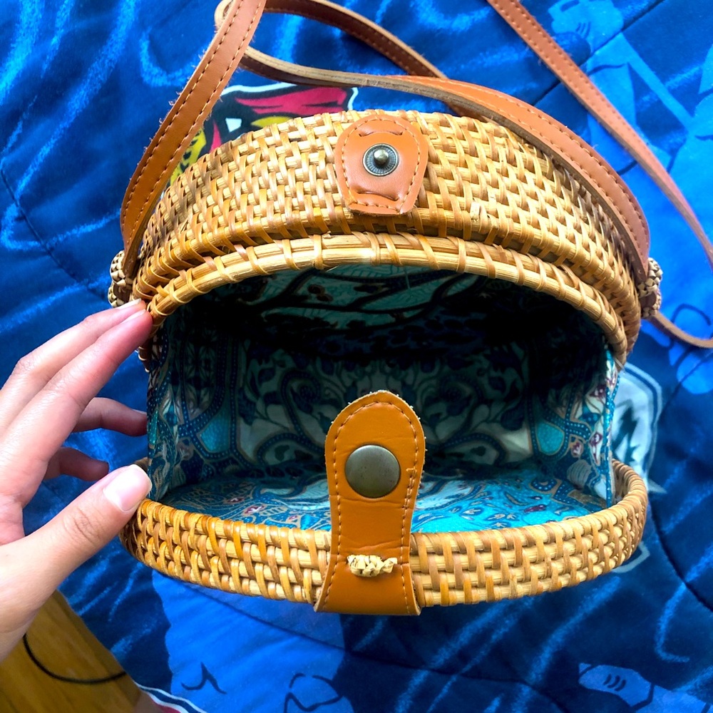 Rattan Sling Bag - Picture 3 of 3